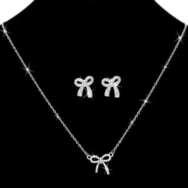 Imagem de Sibba Conjunto de brincos de colar de laço de prata para mulheres, colar de laço de strass brilhante, gargantilha com pingente de laço de cristal e brincos para festa fofa, uso diário, presente de