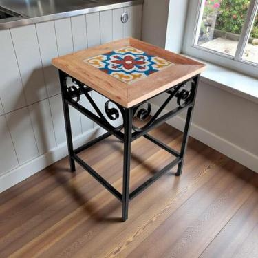 Imagem de Banquinho de Ferro e Madeira com Ladrilho Hidráulico Pintura Eletrostá