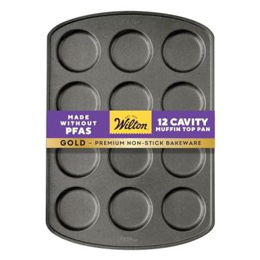 Imagem de Wilton Utensílios de cozinha dourados antiaderentes resistentes à deformação, feitos sem PFAs, forma de muffin, 12 cavidades, 28 x 40 cm, a embalagem pode variar