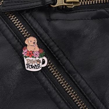 Imagem de Adorável Golden Retriever em caneca floral broche com tema de cachorro vibrante com detalhes de flores, broche de lapela de animal kawaii para jaquetas, mochilas e presentes