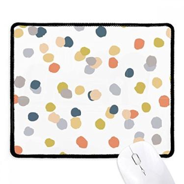 Imagem de Tapete de borracha para jogos com estampa de plantas abstratas em cores e bordas costuradas