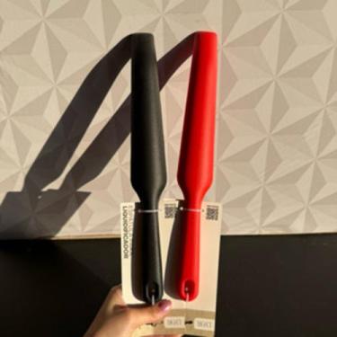 Imagem de Espátula de silicone para liquidificador grande preto ou vermelho 32cm