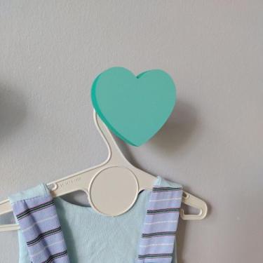 Imagem de 1 Gancho de parede pendurador Colorido MDF Coração - Souvenir Decor, V