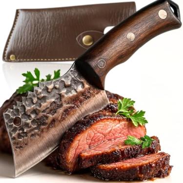 Imagem de Cutelo Faca Facão Chef Açougueiro Artesanal Sérvio em Aço Inox Forjado, Lâmina Martelada, Cabo de Madeira Rústico com Bainha de Couro para Churrasco e Cozinha Profissional