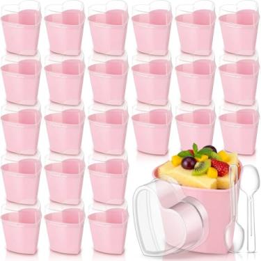 Imagem de Sliner Pacote com 24 copos de sobremesa em forma de coração com tampas e colheres recipiente de plástico para sobremesa de 142 g mini aperitivo copos de parfait recipiente atirador para festa de