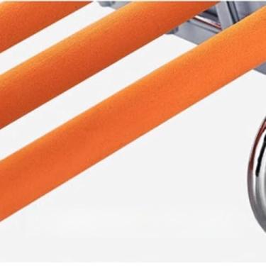 Imagem de Cabides extensíveis para calças que economizam espaço - organizador de calças e jeans, soluções de armário montadas na lateral para guarda-roupa - Conjunto de cabides de roupas bege