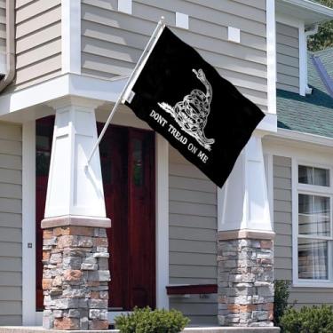 Imagem de Bandeira Fly in Breeze 9,5 x 1,5 m preta Do not Tread Me - Cor vívida e à prova de desbotamento - Cabeçalho de lona e costura dupla - Bandeiras de poliéster com ilhós de latão 9,5 x 1,5 m