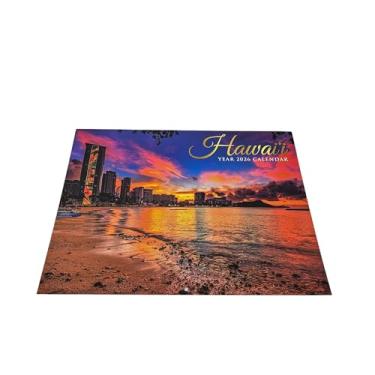 Imagem de Calendário de parede havaiano de doze meses 2026, 21,6 cm x 28 cm | Fotografia cênica de O'ahu, Maui, Kaua'i e Big Island, bilíngue (havaiano e inglês), feriados e fases da lua (edição de viagem das