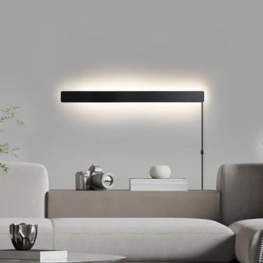 Imagem de KELUOLY Arandelas de parede modernas com plugue, luzes de parede longas de LED preto fosco de 59,9 cm, lâmpada de parede interna acrílica branca quente de 12 W, com cabo de plugue de 150 cm para