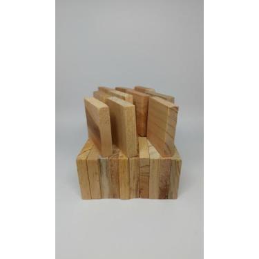 Imagem de Retalhos Madeira Pinus Quadrados 5x5x1cm - 40 Unidades - Congratulatio