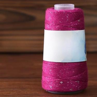Imagem de Lantejoulas brilhantes e fio de renda metálico, carretel de 50 g, fio fino misturado para tops de malha glamorosos e acabamentos elegantes (rosa rosa)