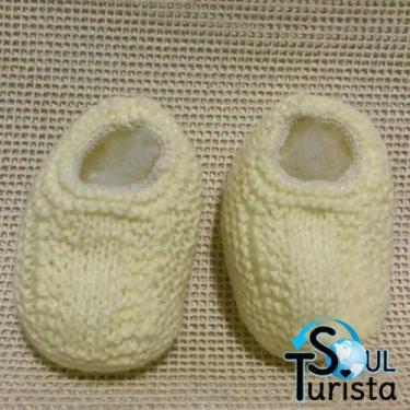 Imagem de Sapatinho de Bebê de Tricô Amarelo - 0 a 3 meses - Soul Turista