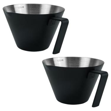 Imagem de 2 peças de copos de café expresso com alça, acessórios de café expresso WCHOSOZH de 100 ml, copo medidor de bico de aço inoxidável com escala, copo de café expresso com boca em forma de V (Boca