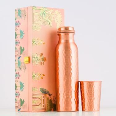 Imagem de Garrafa de água de cobre com conjunto de vidro (uma) - design ayurvédico feito à mão em caixa de madeira premium - ecológica, livre de BPA, resistente à prova de vazamento e testado em laboratório
