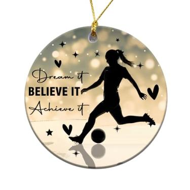 Imagem de MEDROC Enfeite de Natal de futebol feminino - cerâmica redonda de 7,6 cm para decoração de árvore Chrismtas, presentes de futebol para meninas jogadoras