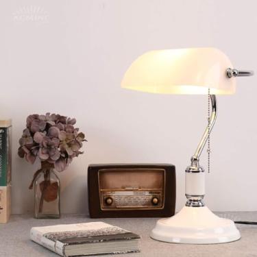 Imagem de Luminária Abajur de Mesa Banqueiro Inglês de Vidro Branco com Bocal para lâmpada E27