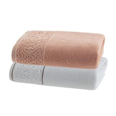 Imagem de Jogo de Toalhas Ele/Ela Super Soft Arabesco Zero Twist 2Pçs – Banhão 80x150cm 500g/m² – Toque Macio, Alta Absorção e Design Sofisticado – Altihaus (Branco/Rosa)