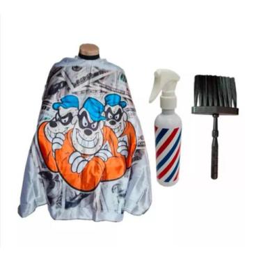 Imagem de Kit Barbeiro De Quebrada Capa Para Cortar Cabelo Com Borrifador Pole e