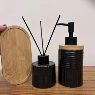 Imagem de Kit Banheiro Premium 3 Peças Saboneteira + Difusor + Bandeja em Porcelana Luxo Preto e Branco – Lavabo e Banheiro(Preto Linhas)