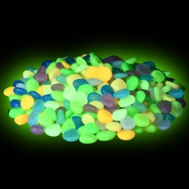 Imagem de SOFPLATE Cerca de 200 g pedras coloridas que brilham no escuro pedras de aquário pequenas luminosas acrílicas sortidas decorativas sem buracos acessórios para enchimento de vaso de peixes festa casa