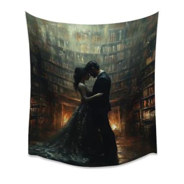 Imagem de Tapeçaria para amantes da biblioteca Moody Dark Academia Vintage Casal vitoriano perto da lareira decoração de parede para corredor quarto estudo leitura recanto aconchegante casa branco 76 x 101 cm