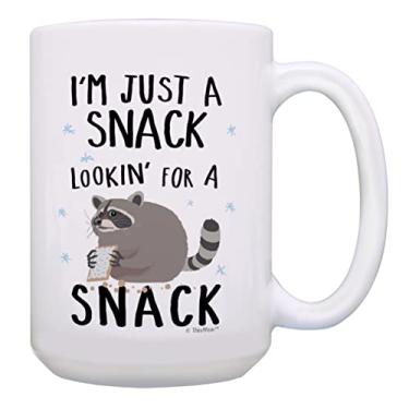 Imagem de Caneca de café guaxinim Just a Snack Lookin' for a Snack Trash Panda Mug 425.2 g Caneca de café xícara de chá branca