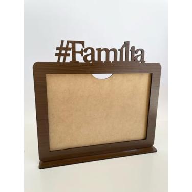 Imagem de Porta Retrato Decorativo #Familia em MDF, 15x21 cm, Suporte de Mesa (Amadeirado)
