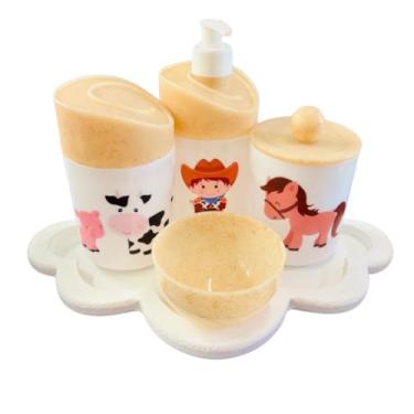 Imagem de Kit Higiene Baby Fazendinha Menino c/bandeja em MDF (Nuvem Branca/Madeira)