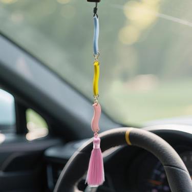 Imagem de Tuxihapp Lindo pingente de espelho retrovisor de carro, pingente estético pendurado para espelho de carro, acessório universal de decoração de interiores automotivos para mulheres e meninas (rosa)