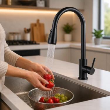 Imagem de Torneira Preta Simples Cozinha Agua quente e fria toda preta extensora
