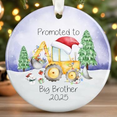 Imagem de SUCHAGIFT Ornamento Big Brother 2025 - Enfeites de Natal Big Brother 2025, enfeites de primeiro Natal para bebês 2025 menino menina - presentes de irmãos para menino, neto - ornamento de caminhão