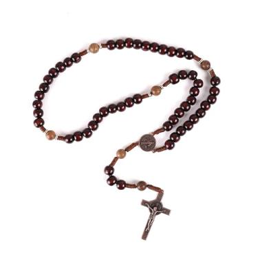 Imagem de Nazareth Store Rosário católico feito à mão de madeira maciça oliva e vermelho escuro com medalha de cobre antigo e presente de guerreiro espiritual crucifixo para homens, 20.6", Madeira, Sem Pedra