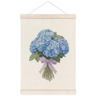 Imagem de TWRVI Cabide de pôster floral de hortênsia azul com moldura de madeira, arco rosa coquete, buquê de flores de hortênsia, decoração de parede para casa, pôsteres florais azuis para decoração de quarto