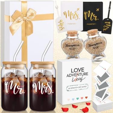 Imagem de Singhoow 50 peças de presentes de lua de mel de casamento essenciais para casal Mr. Mrs Box chá de panela noivado com vidro data noite raspar jogos de cartas suporte de passaporte etiquetas de bagagem