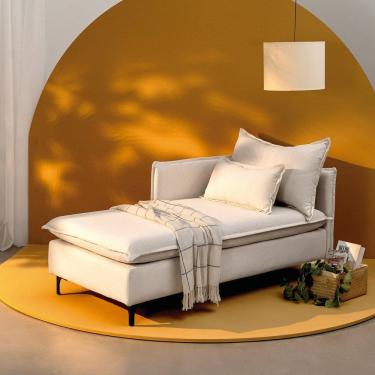 Imagem de Sofá Modular Chaise Braço Lateral com Pé Metal Sôma Cabecasa Madeiramadeira Linho Natural