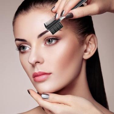 Imagem de Elegante pincel de sobrancelha de ângulo duplo e spoolie - Ferramenta profissional de maquiagem para olhos para sobrancelhas perfeitamente definidas e cílios luxuosamente cuidados