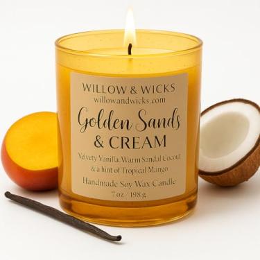 Imagem de Vela Golden Sands & Cream – Vela de soja feita à mão de 200 ml | Baunilha, Coco Santal e Manga | Queima limpa e não tóxica | Frasco de vidro dourado com tampa de madeira | Presente tropical costeiro