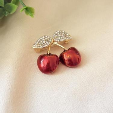 Imagem de Broche Cereja Dupla com Strass Dourado - Pistache Acessórios