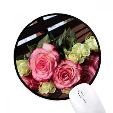 Imagem de Lindo mouse pad com flores brancas rosa para escritório e computador