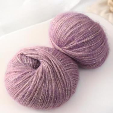 Imagem de Fio macio para crochê, fio de renda de seda brilhante de 90 metros para suéter, cachecol, xales, projeto faça você mesmo (rosa-roxo)