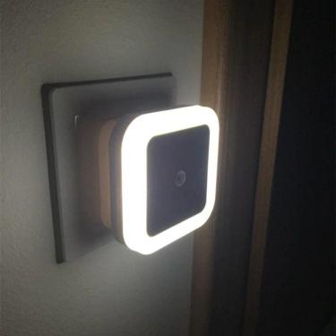 Imagem de Mini Abajur de Tomada Led Luz Noturna sensor de claridade acende automático lâmpada para crianças sala estar quarto luze