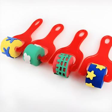 Imagem de Kit Rolo de Pintura Escolar Yins Brasil YP8869 com Formas Divertidas em Plástico e Espuma 4 Peças Vermelho
