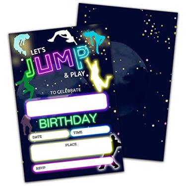 Imagem de NYCTUG Convite de aniversário com tema Let's Jump & Play (10 cm x 15 cm), Bounce House, Convites de festa dupla face de aniversário de trampolim - 20 convites com envelopes - suprimentos de festa-A08