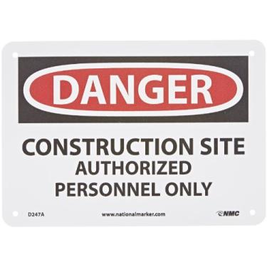 Imagem de NMC D247A DANGER - Placa SOMENTE AUTORIZADA PESSOAL DE CONSTRUÇÃO - Placa de perigo de alumínio de 25,4 cm x 17,8 cm, texto preto/branco na base branca/vermelha
