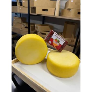 Imagem de Kit 2 Queijos Meia Cura 700g Cada + Goiabada Cascão 250g Vovô Olavo – Combo Artesanal Mineiro, Sabor da Roça, Sem Conservantes, Ideal para Romeu e Julieta, Tábua de Frios