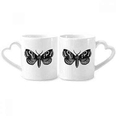 Imagem de Borboleta preta com padrão simples conjunto de canecas de porcelana para casais, coração de cerâmica