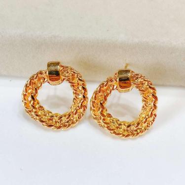 Imagem de Brinco Argola Frontal Texturizada - Banhado em Ouro 18k