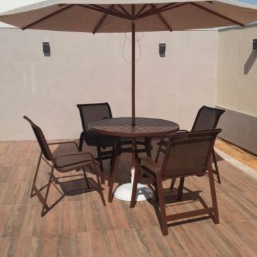 Imagem de Mesa com 4 Cadeiras Lótus e Ombrelone com Base Marrom Fosco, Tela Marrom
