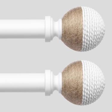 Imagem de Pacote com 2 varões de cortina boho brancos para janelas, hastes decorativas ajustáveis de 2,5 cm para tratamento de janela resistentes, 76 a 142 cm com remates de barbante de pinha, mastro rústico de
