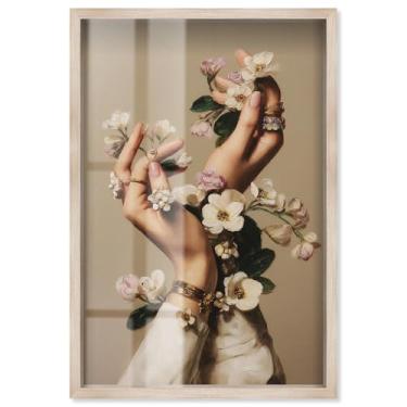 Imagem de Blossoming Dreamer Shadowbox Print Floral Glam Wall Art por Art Remedy, moldura loira, 43 x 63 cm